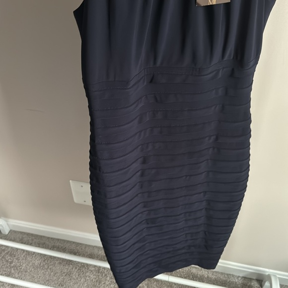 Melanie Lyne dress. Size 8. - Picture 3 of 6